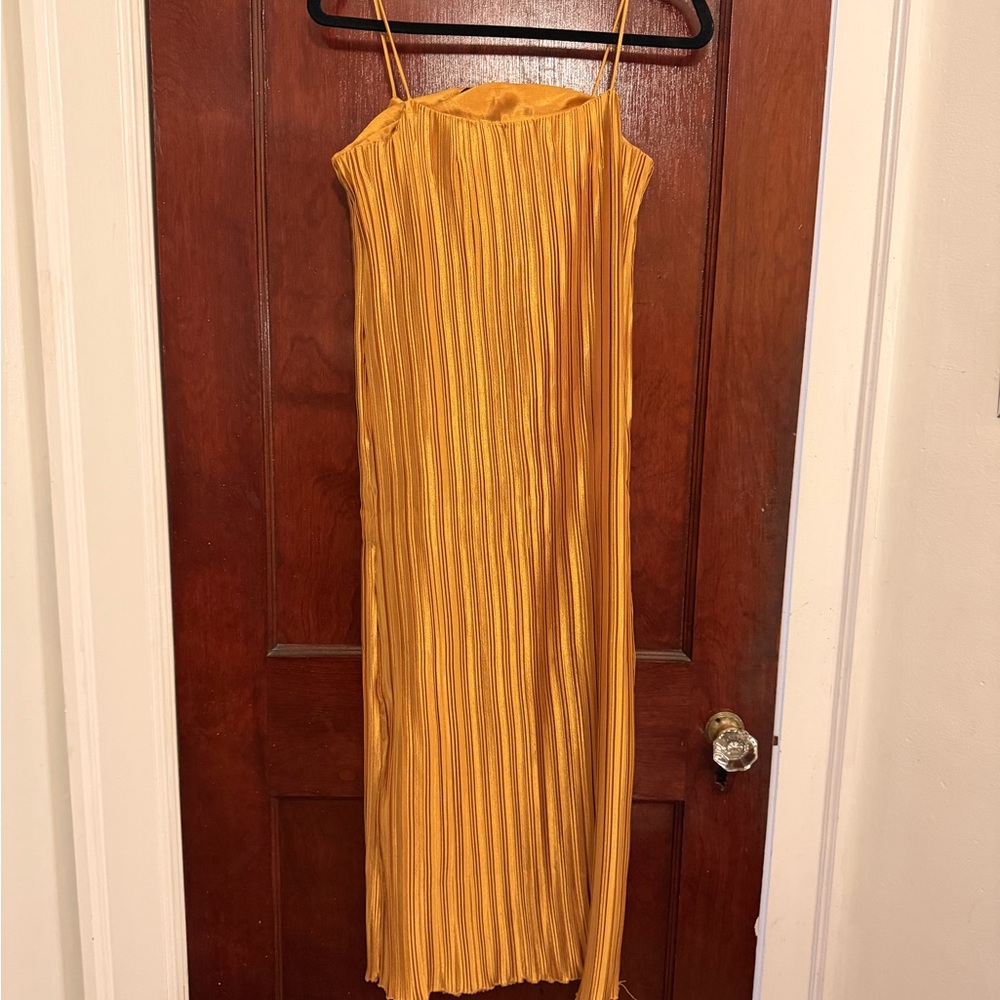 Elegant Gold Pleated Dress